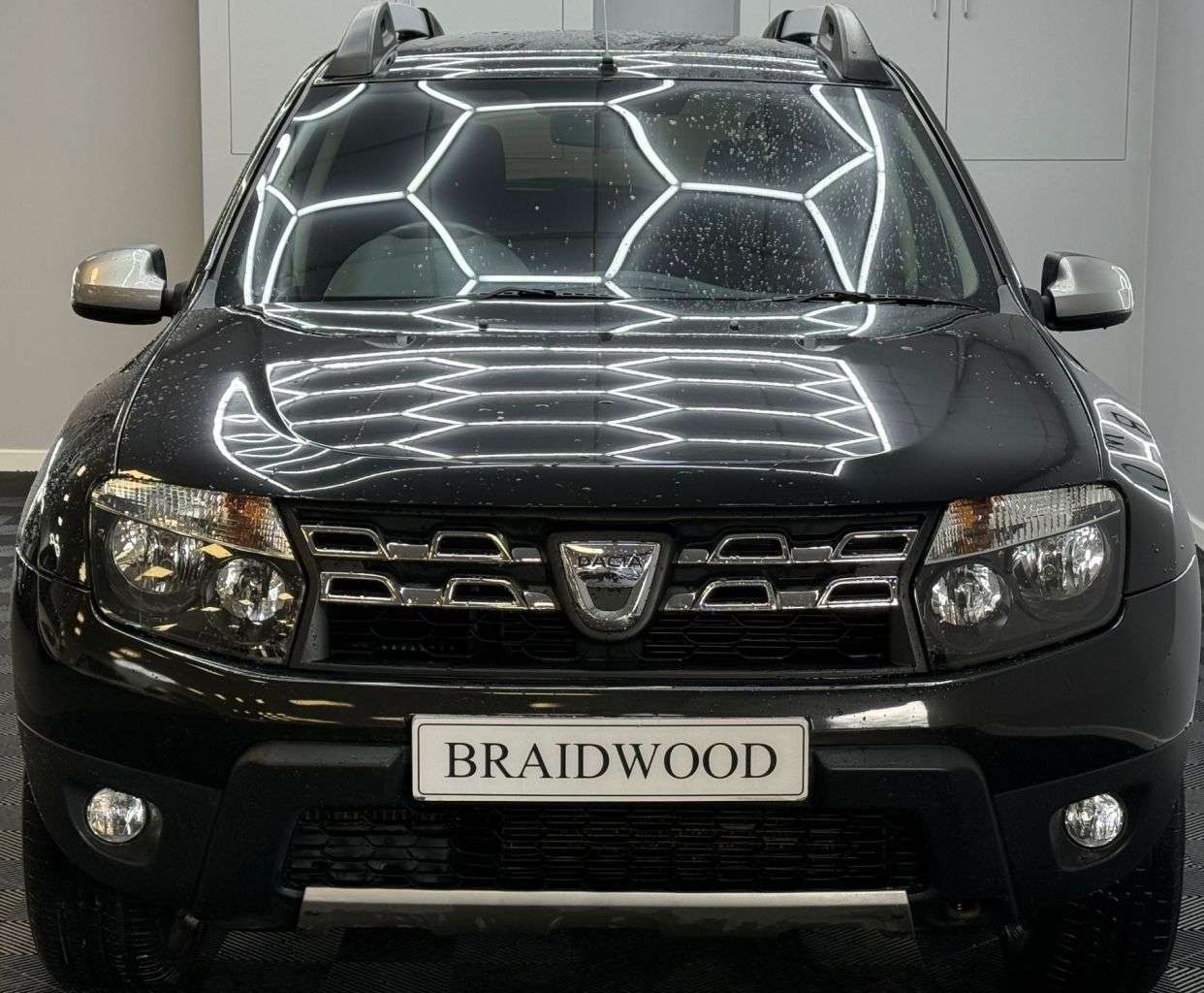 A 2015 DACIA DUSTER 1.5 dCi Laureate SUV 5dr Diesel Manual Euro 5 (110 ps) A 2015 DACIA DUSTER 1.5 dCi Laureate SUV 5dr Diesel Manual Euro 5 (110 ps)