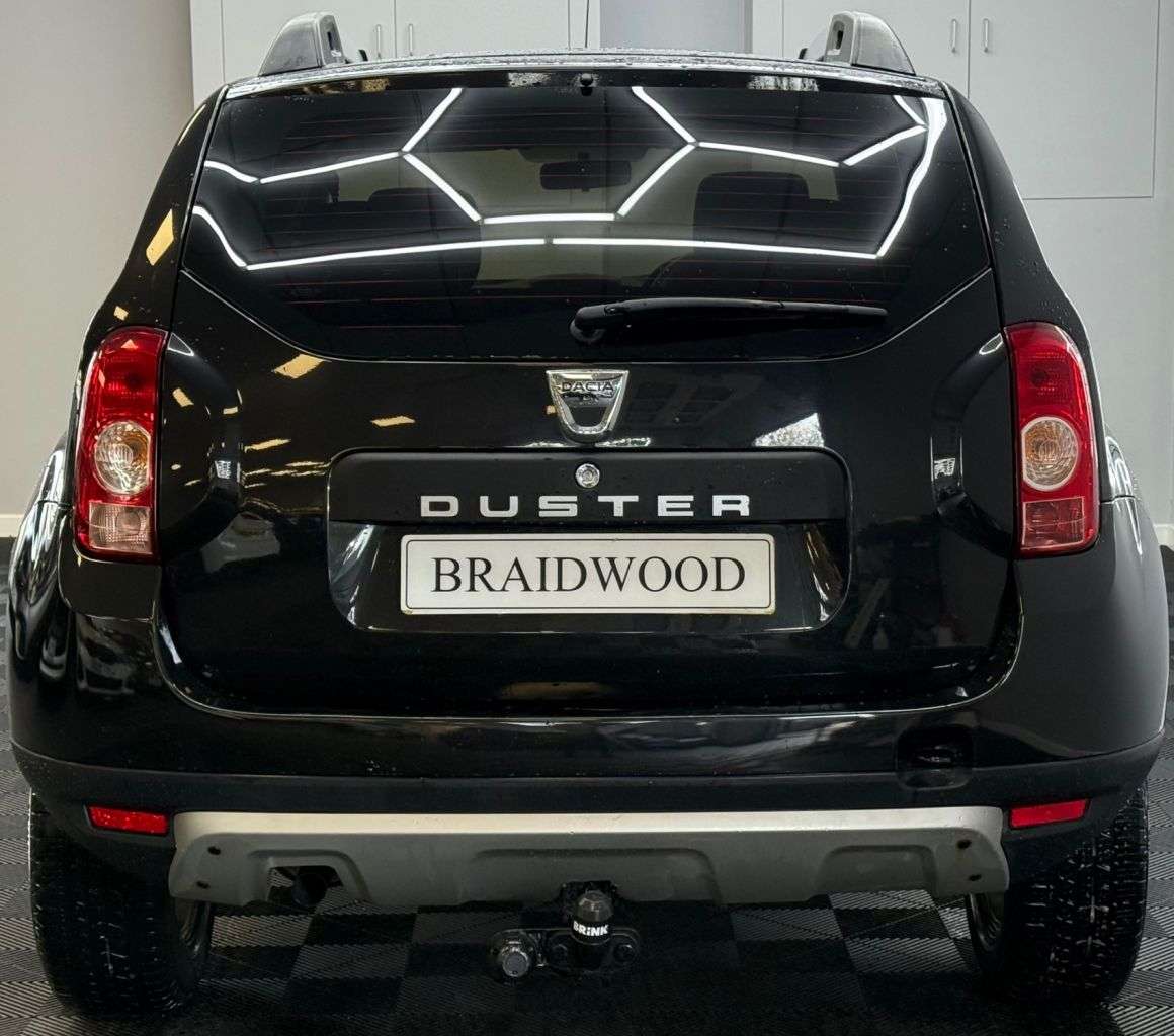 A 2015 DACIA DUSTER 1.5 dCi Laureate SUV 5dr Diesel Manual Euro 5 (110 ps) A 2015 DACIA DUSTER 1.5 dCi Laureate SUV 5dr Diesel Manual Euro 5 (110 ps)