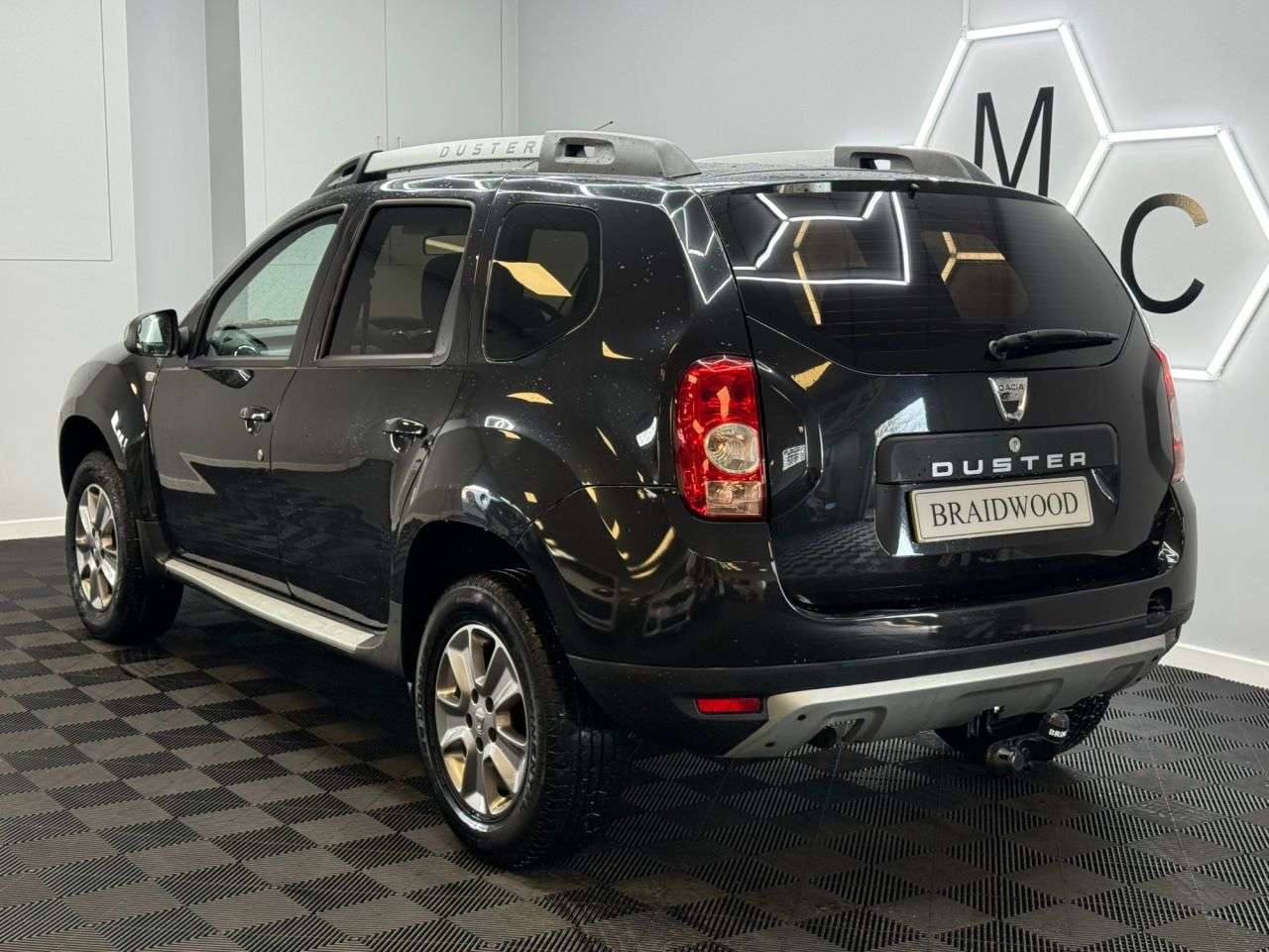 A 2015 DACIA DUSTER 1.5 dCi Laureate SUV 5dr Diesel Manual Euro 5 (110 ps) A 2015 DACIA DUSTER 1.5 dCi Laureate SUV 5dr Diesel Manual Euro 5 (110 ps)