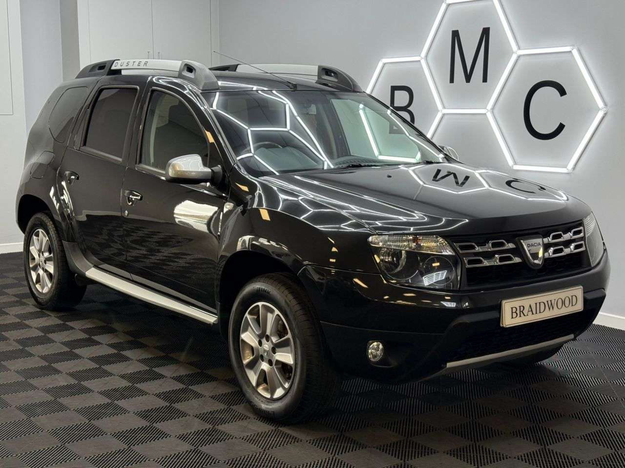 A 2015 DACIA DUSTER 1.5 dCi Laureate SUV 5dr Diesel Manual Euro 5 (110 ps) A 2015 DACIA DUSTER 1.5 dCi Laureate SUV 5dr Diesel Manual Euro 5 (110 ps)