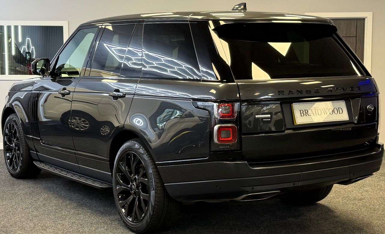 A 2021 LAND ROVER RANGE ROVER 2.0 P400e 13.1kWh Autobiography SUV 5dr Petrol Plug-in Hybrid Auto 4WD Euro A 2021 LAND ROVER RANGE ROVER 2.0 P400e 13.1kWh Autobiography SUV 5dr Petrol Plug-in Hybrid Auto 4WD Euro