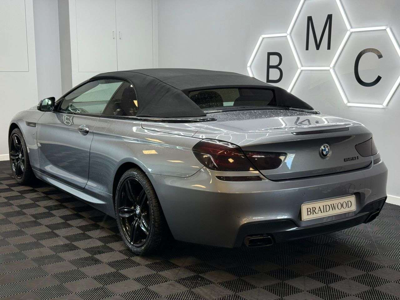 A 2018 BMW 6 SERIES 4.4 650i GPF V8 M Sport Convertible 2dr Petrol Auto Euro 6 (s/s) (450 ps) A 2018 BMW 6 SERIES 4.4 650i GPF V8 M Sport Convertible 2dr Petrol Auto Euro 6 (s/s) (450 ps)