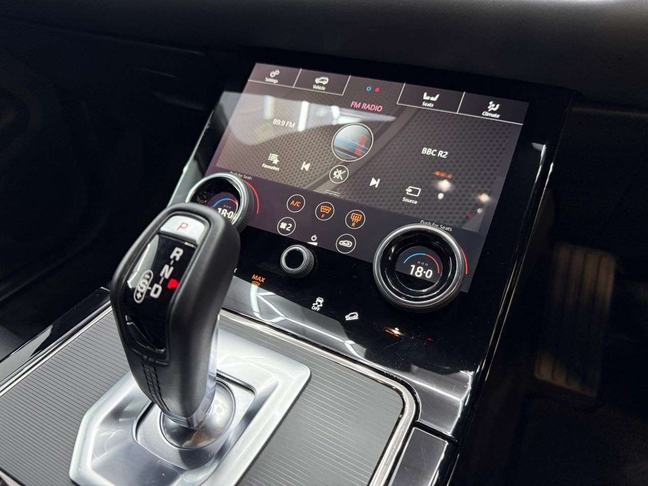 2019 LAND ROVER RANGE ROVER EVOQUE 2019 LAND ROVER RANGE ROVER EVOQUE