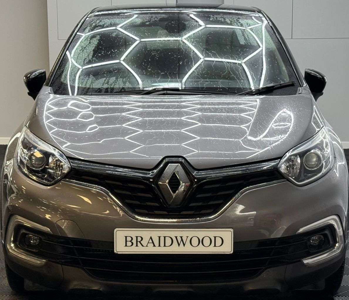 A 2018 RENAULT CAPTUR 1.5 dCi ENERGY Iconic SUV 5dr Diesel EDC Euro 6 (s/s) (90 ps) A 2018 RENAULT CAPTUR 1.5 dCi ENERGY Iconic SUV 5dr Diesel EDC Euro 6 (s/s) (90 ps)