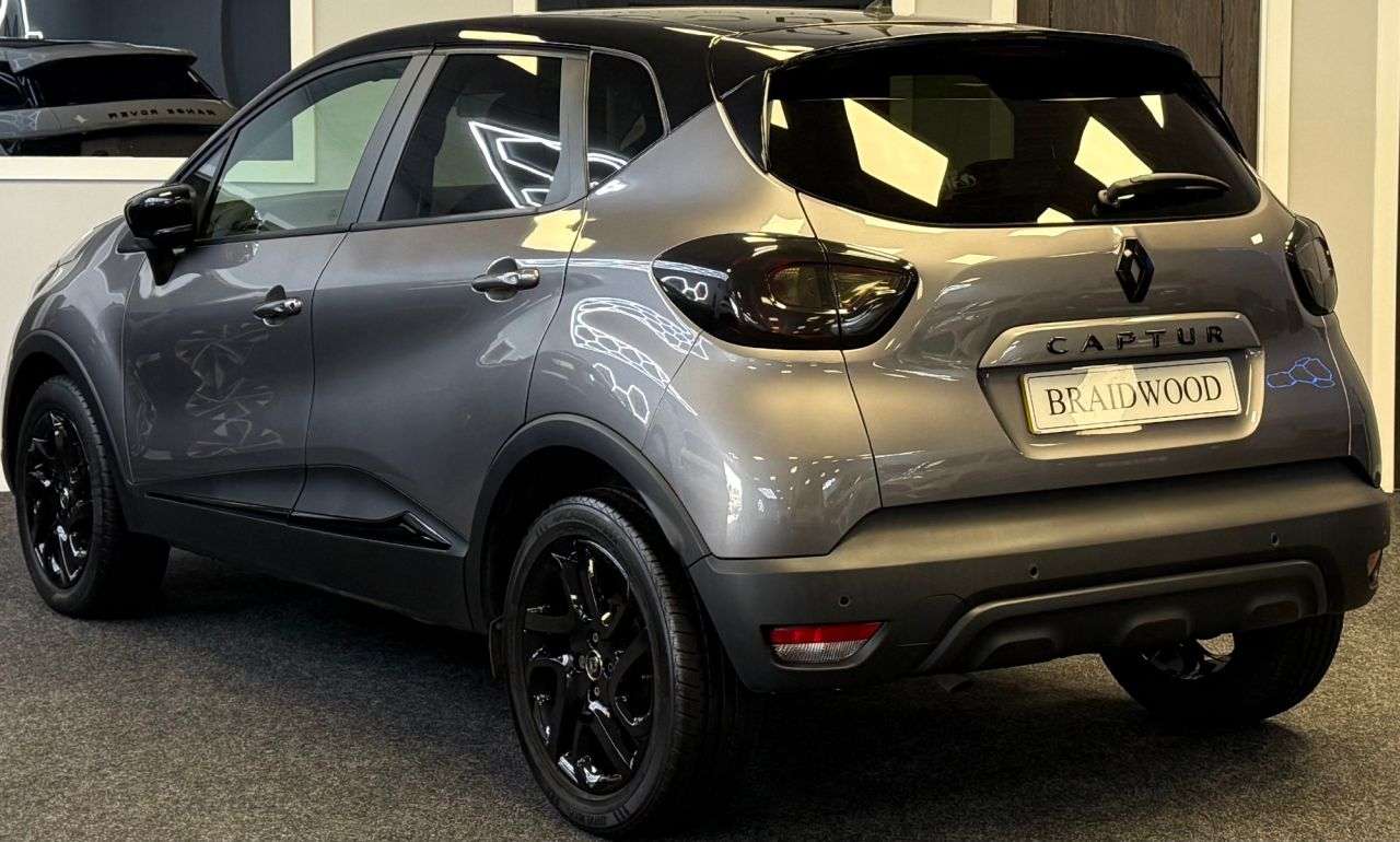 A 2018 RENAULT CAPTUR 1.5 dCi ENERGY Iconic SUV 5dr Diesel EDC Euro 6 (s/s) (90 ps) A 2018 RENAULT CAPTUR 1.5 dCi ENERGY Iconic SUV 5dr Diesel EDC Euro 6 (s/s) (90 ps)