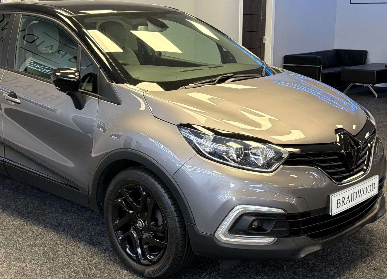 A 2018 RENAULT CAPTUR 1.5 dCi ENERGY Iconic SUV 5dr Diesel EDC Euro 6 (s/s) (90 ps) A 2018 RENAULT CAPTUR 1.5 dCi ENERGY Iconic SUV 5dr Diesel EDC Euro 6 (s/s) (90 ps)