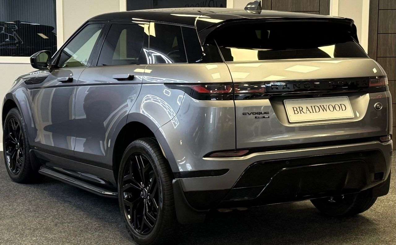 A 2019 LAND ROVER RANGE ROVER EVOQUE 2.0 D180 R-Dynamic SE SUV 5dr Diesel Auto 4WD Euro 6 (s/s) (180 ps) A 2019 LAND ROVER RANGE ROVER EVOQUE 2.0 D180 R-Dynamic SE SUV 5dr Diesel Auto 4WD Euro 6 (s/s) (180 ps)