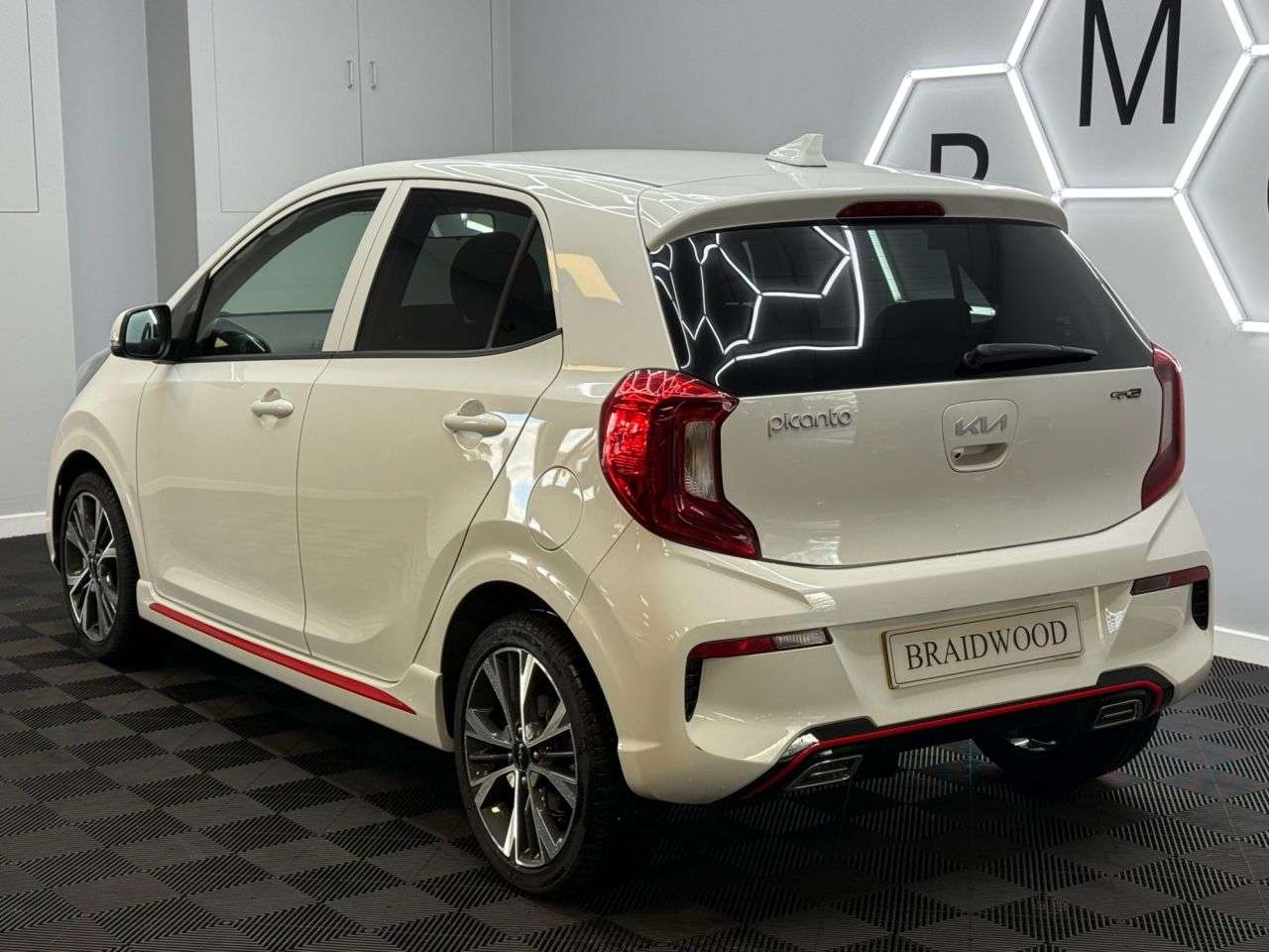 A 2023 KIA PICANTO 1.0 DPi GT-Line Hatchback 5dr Petrol AMT Euro 6 (s/s) (66 bhp) A 2023 KIA PICANTO 1.0 DPi GT-Line Hatchback 5dr Petrol AMT Euro 6 (s/s) (66 bhp)