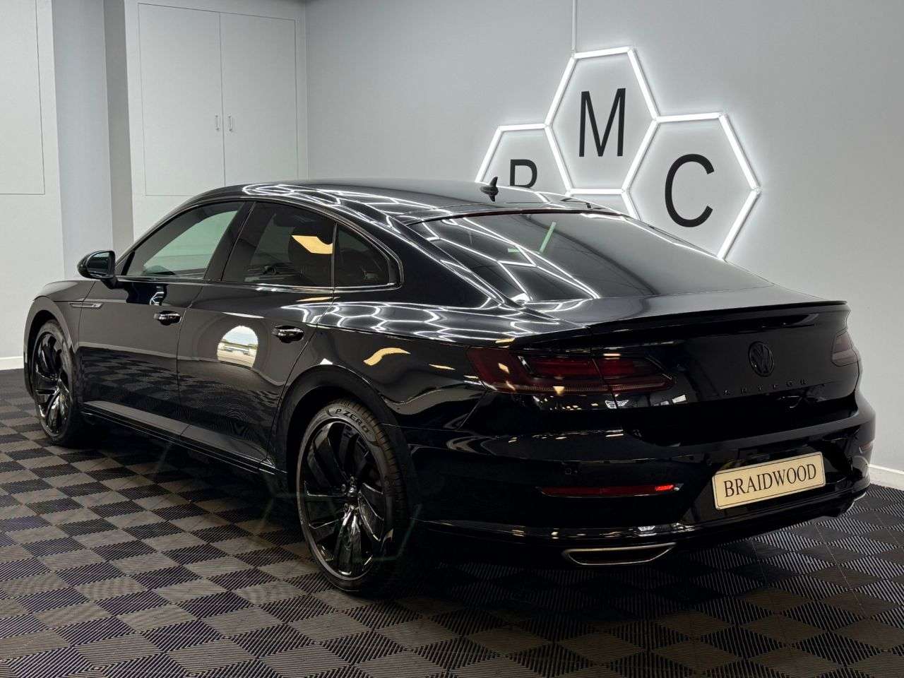 A 2017 VOLKSWAGEN ARTEON 2.0 TSI R-Line Fastback 5dr Petrol DSG Euro 6 (s/s) (190 ps) A 2017 VOLKSWAGEN ARTEON 2.0 TSI R-Line Fastback 5dr Petrol DSG Euro 6 (s/s) (190 ps)
