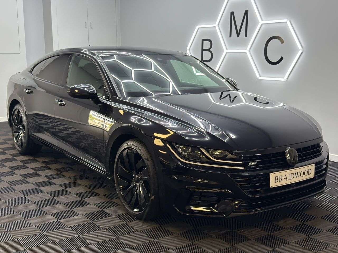 A 2017 VOLKSWAGEN ARTEON 2.0 TSI R-Line Fastback 5dr Petrol DSG Euro 6 (s/s) (190 ps) A 2017 VOLKSWAGEN ARTEON 2.0 TSI R-Line Fastback 5dr Petrol DSG Euro 6 (s/s) (190 ps)