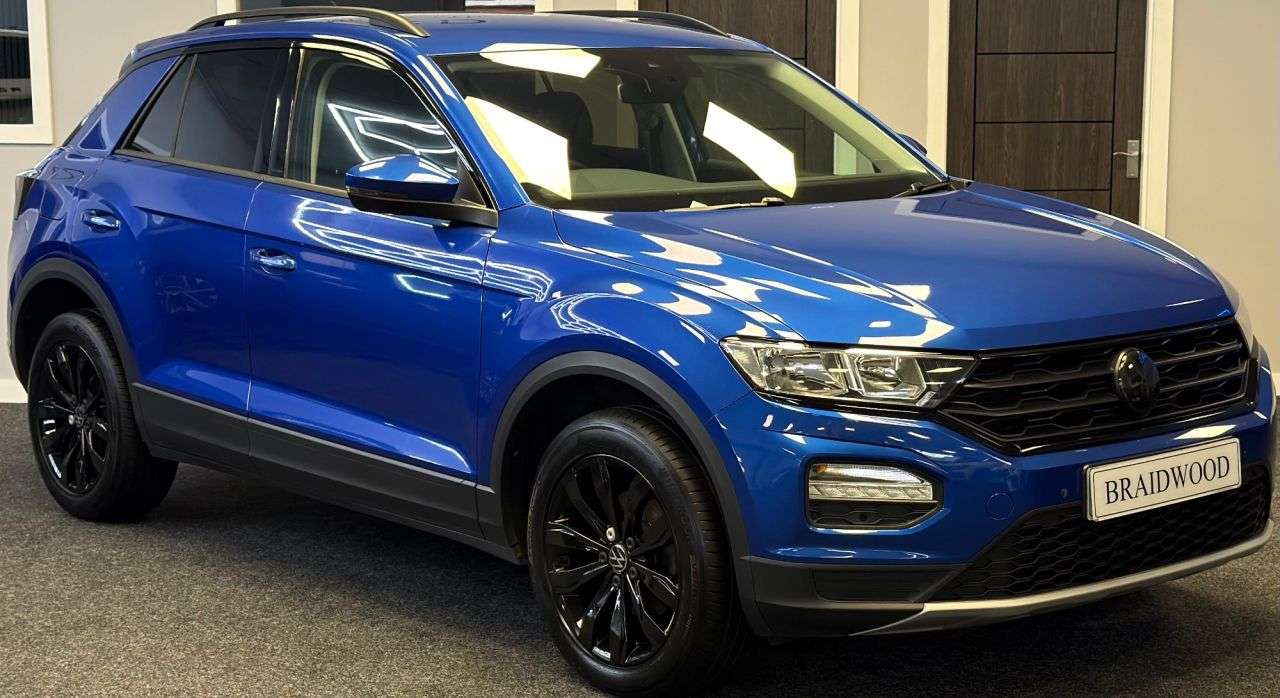 A 2021 VOLKSWAGEN T-ROC 1.5 TSI GPF EVO SE SUV 5dr Petrol Manual Euro 6 (s/s) (150 ps) A 2021 VOLKSWAGEN T-ROC 1.5 TSI GPF EVO SE SUV 5dr Petrol Manual Euro 6 (s/s) (150 ps)