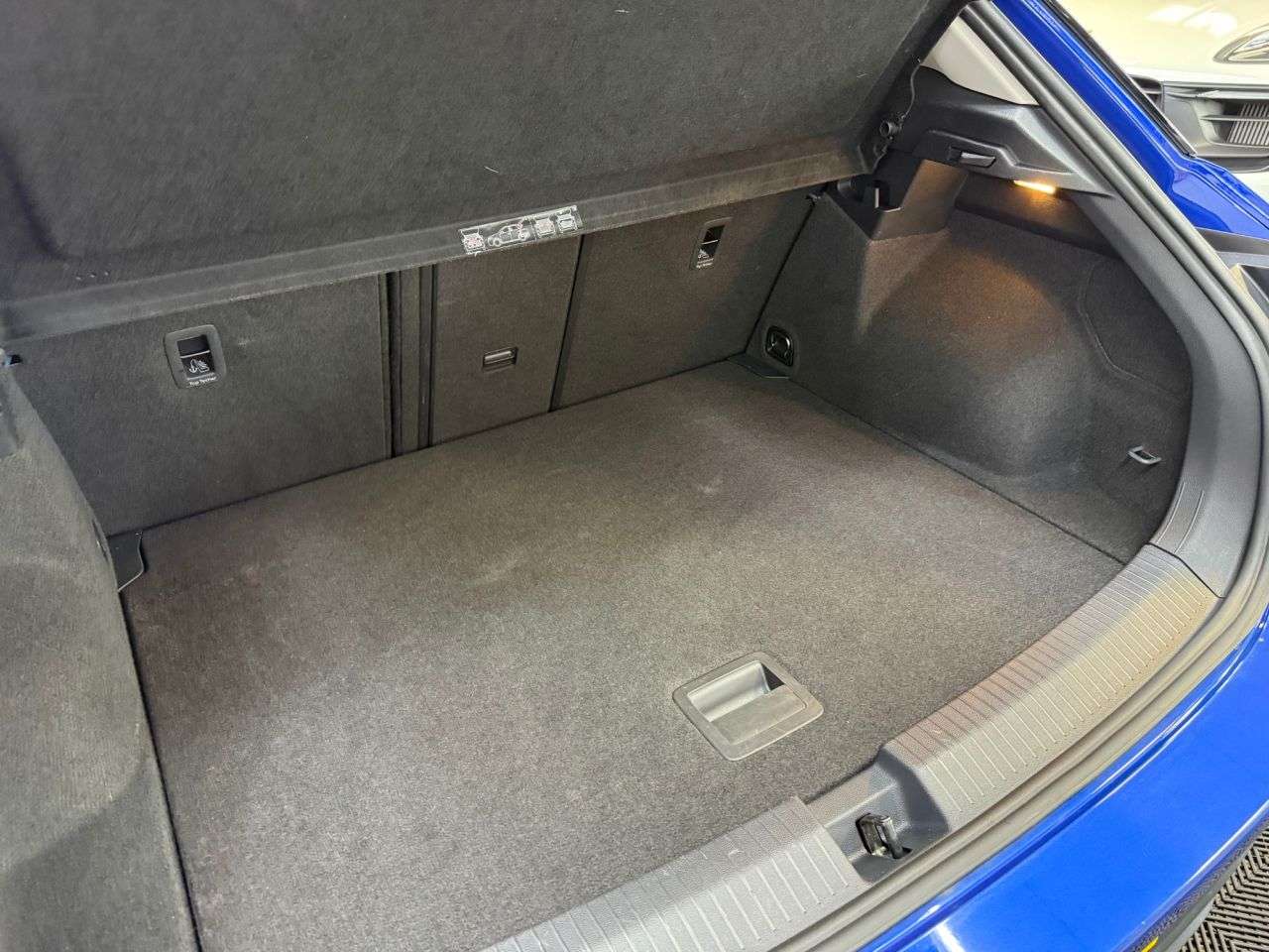 2021 VOLKSWAGEN T-ROC 2021 VOLKSWAGEN T-ROC