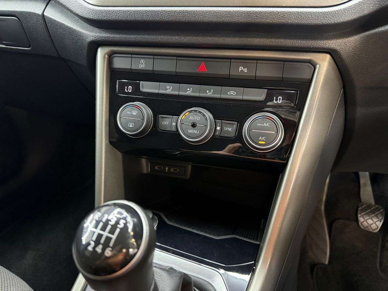 2021 VOLKSWAGEN T-ROC 2021 VOLKSWAGEN T-ROC