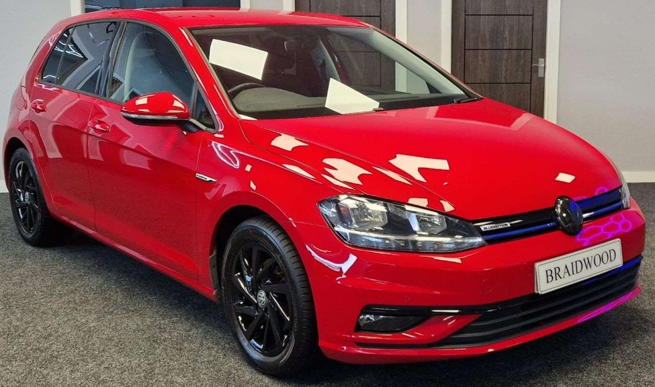 A 2019 VOLKSWAGEN GOLF 1.5 TSI EVO Match Hatchback 5dr Petrol Manual Euro 6 (s/s) (130 ps) A 2019 VOLKSWAGEN GOLF 1.5 TSI EVO Match Hatchback 5dr Petrol Manual Euro 6 (s/s) (130 ps)