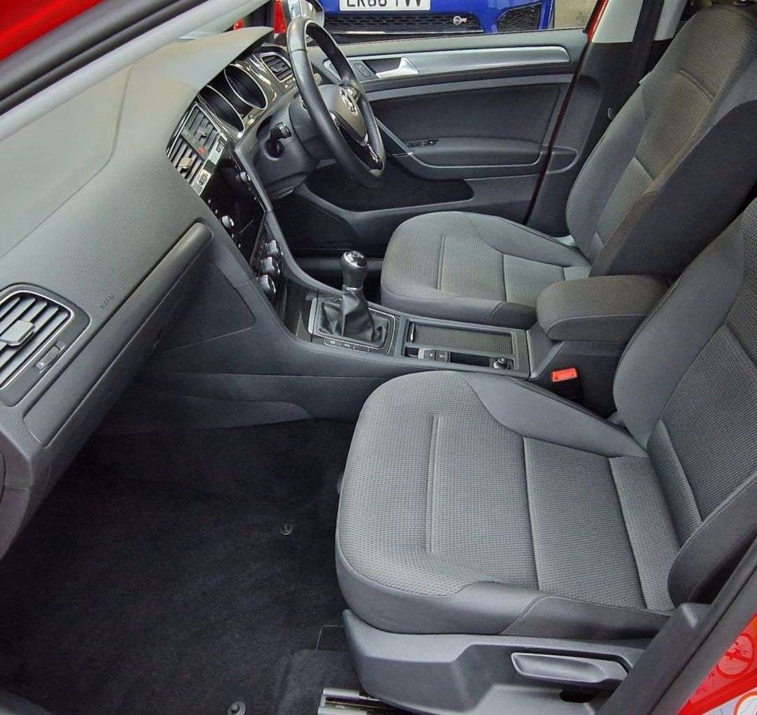 2019 VOLKSWAGEN GOLF 2019 VOLKSWAGEN GOLF