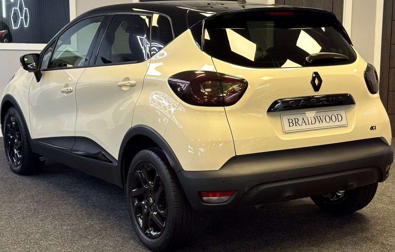 A 2016 RENAULT CAPTUR 1.5 dCi ENERGY Dynamique S Nav SUV 5dr Diesel Auto Euro 6 (s/s) (90 ps) A 2016 RENAULT CAPTUR 1.5 dCi ENERGY Dynamique S Nav SUV 5dr Diesel Auto Euro 6 (s/s) (90 ps)