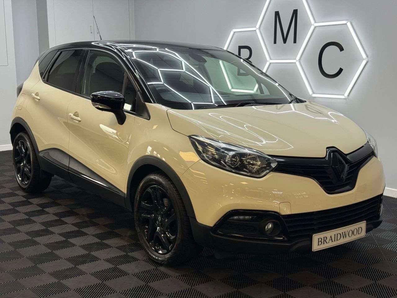 A 2016 RENAULT CAPTUR 1.5 dCi ENERGY Dynamique S Nav SUV 5dr Diesel Auto Euro 6 (s/s) (90 ps) A 2016 RENAULT CAPTUR 1.5 dCi ENERGY Dynamique S Nav SUV 5dr Diesel Auto Euro 6 (s/s) (90 ps)