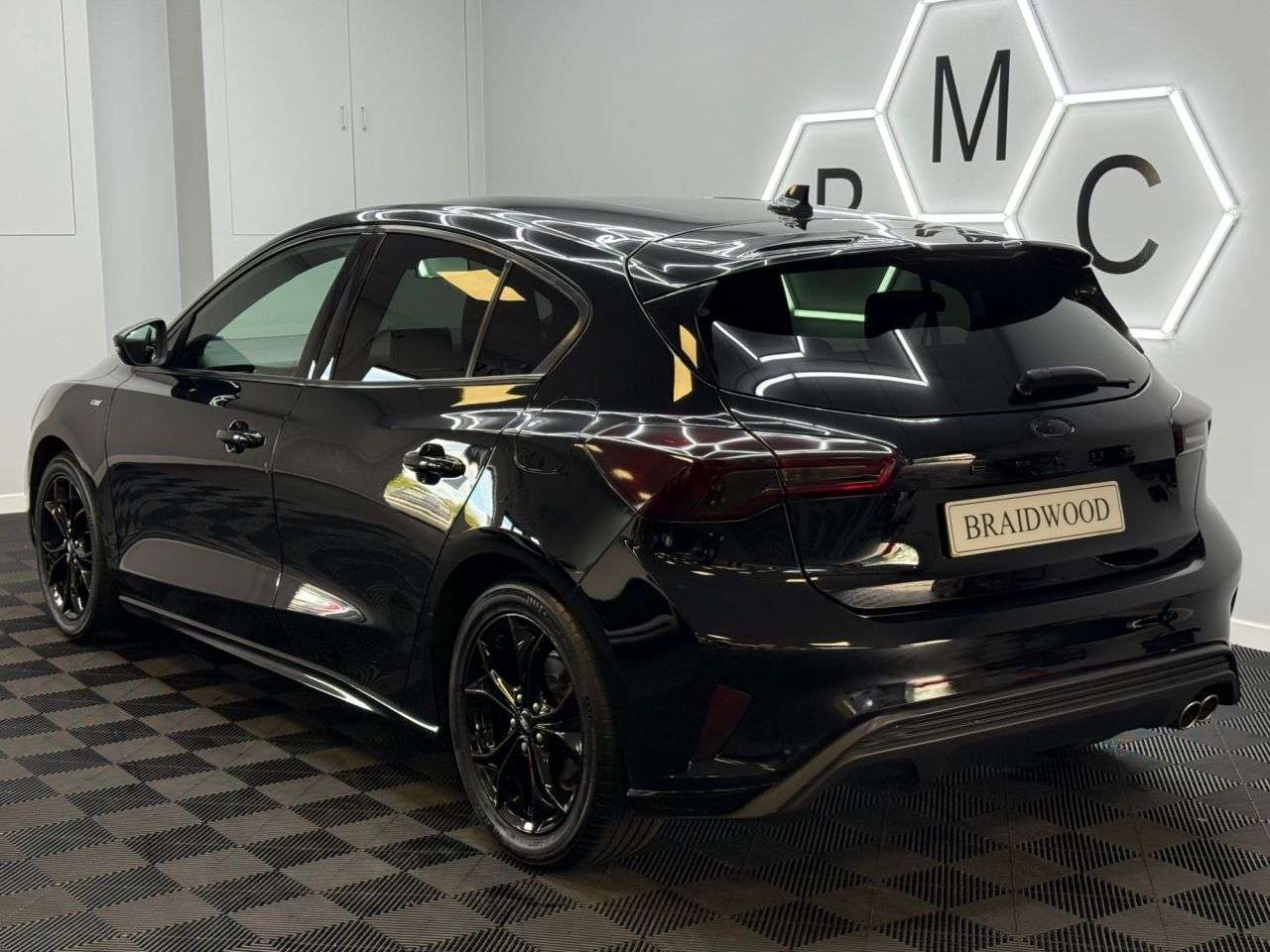 A 2019 FORD FOCUS 1.5 EcoBlue ST-Line Hatchback 5dr Diesel Manual Euro 6 (s/s) (120 ps) A 2019 FORD FOCUS 1.5 EcoBlue ST-Line Hatchback 5dr Diesel Manual Euro 6 (s/s) (120 ps)