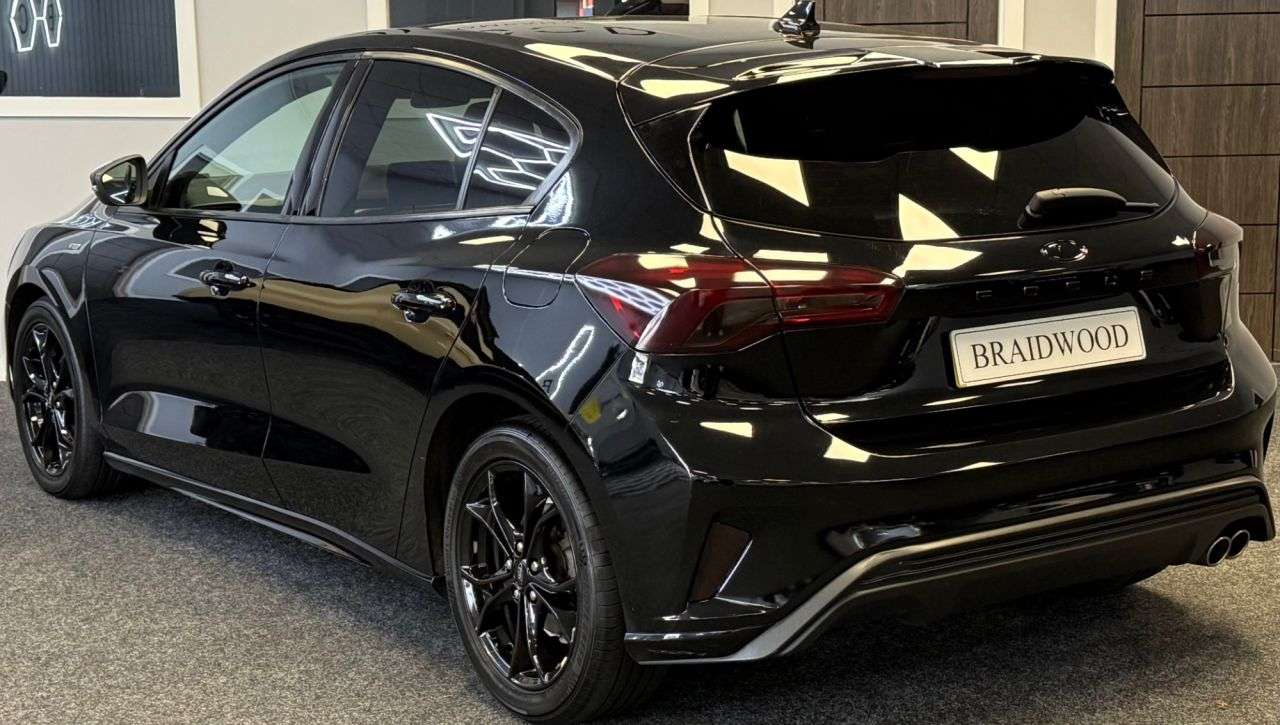 A 2019 FORD FOCUS 1.5 EcoBlue ST-Line Hatchback 5dr Diesel Manual Euro 6 (s/s) (120 ps) A 2019 FORD FOCUS 1.5 EcoBlue ST-Line Hatchback 5dr Diesel Manual Euro 6 (s/s) (120 ps)