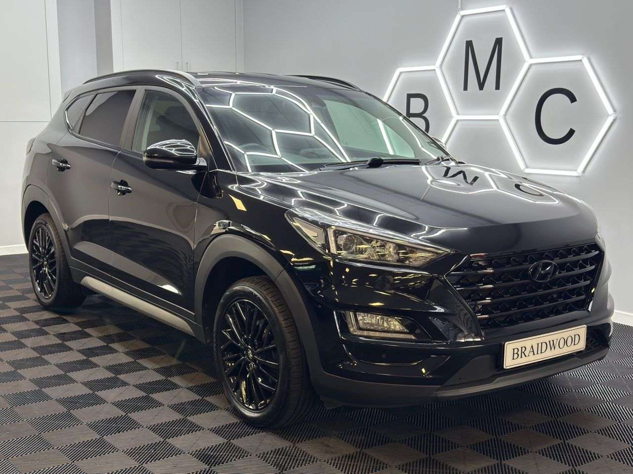 A 2019 HYUNDAI TUCSON 1.6 GDi Premium SUV 5dr Petrol Manual Euro 6 (s/s) (132 ps) A 2019 HYUNDAI TUCSON 1.6 GDi Premium SUV 5dr Petrol Manual Euro 6 (s/s) (132 ps)