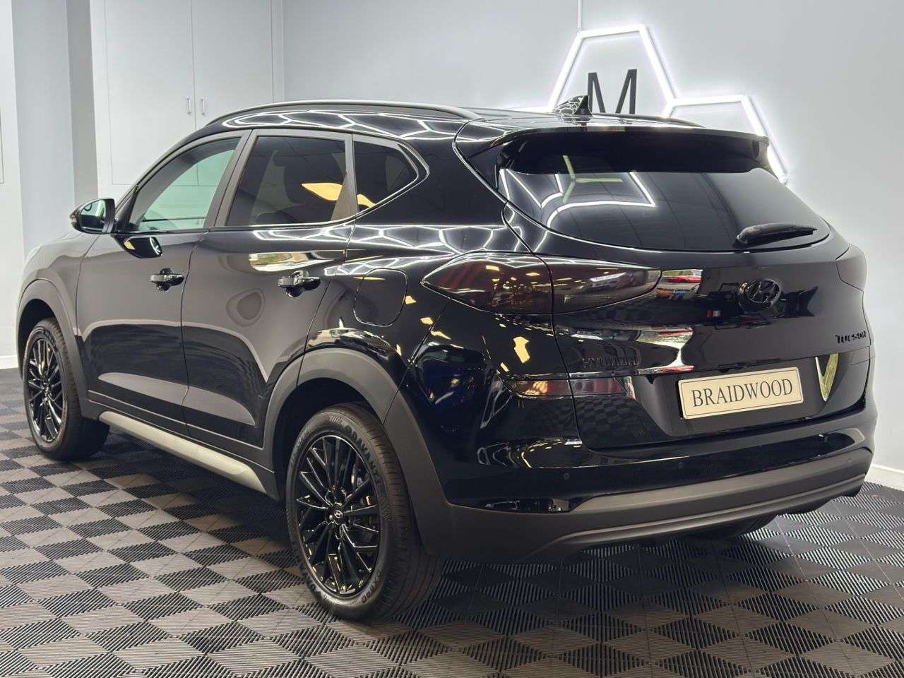 A 2019 HYUNDAI TUCSON 1.6 GDi Premium SUV 5dr Petrol Manual Euro 6 (s/s) (132 ps) A 2019 HYUNDAI TUCSON 1.6 GDi Premium SUV 5dr Petrol Manual Euro 6 (s/s) (132 ps)