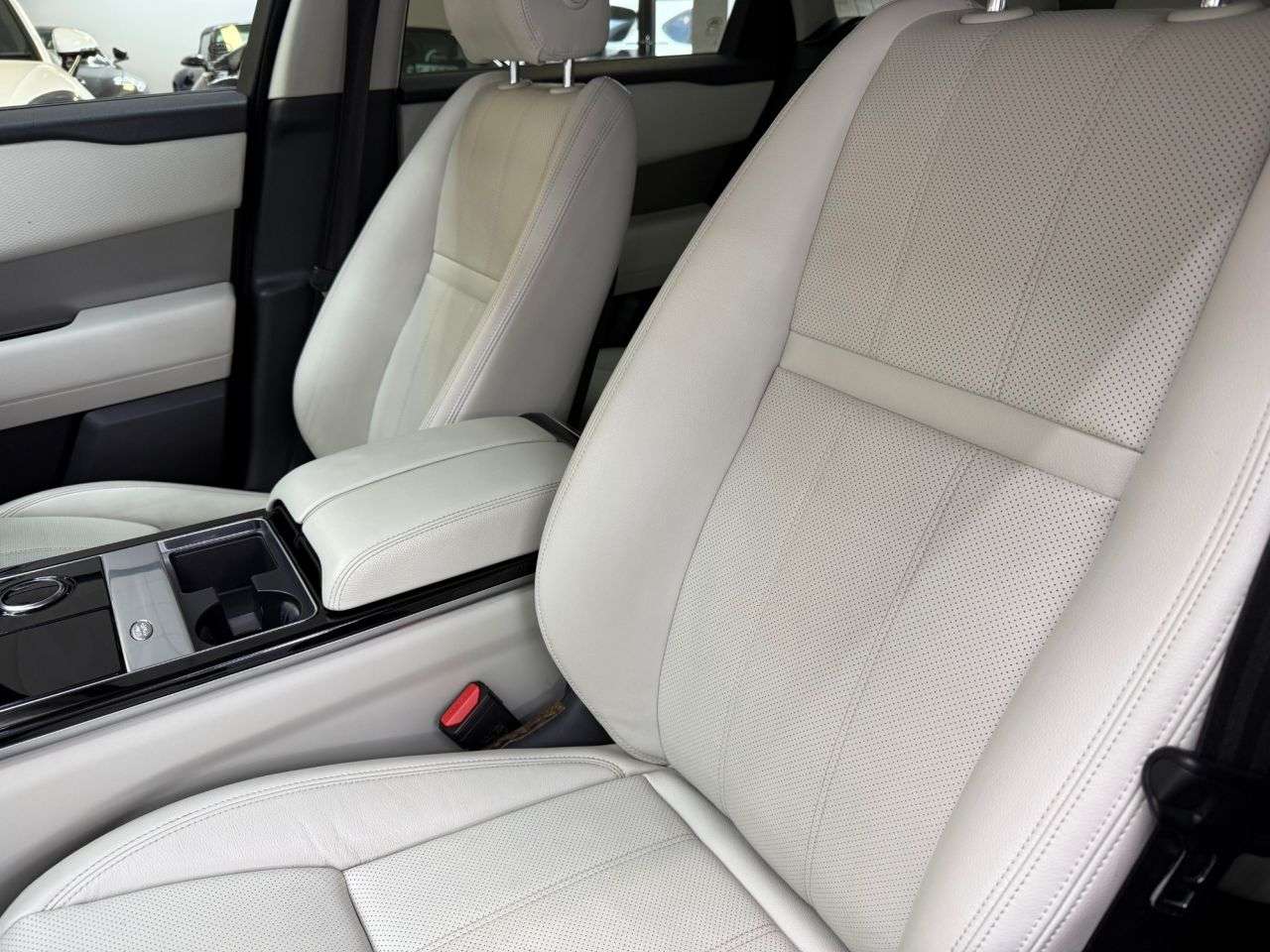 2017 LAND ROVER RANGE ROVER VELAR 2017 LAND ROVER RANGE ROVER VELAR