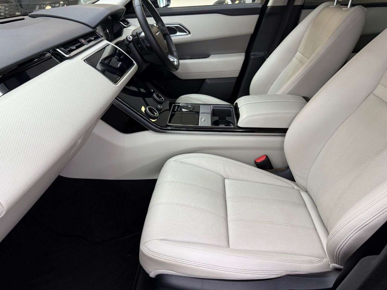 2017 LAND ROVER RANGE ROVER VELAR 2017 LAND ROVER RANGE ROVER VELAR