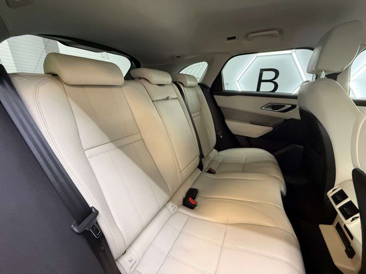 2017 LAND ROVER RANGE ROVER VELAR 2017 LAND ROVER RANGE ROVER VELAR