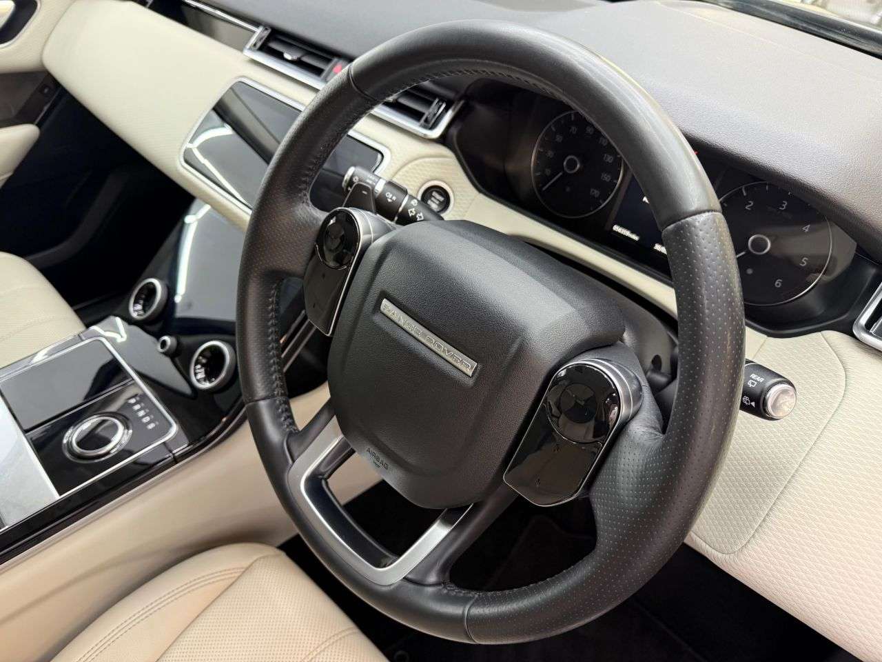 2017 LAND ROVER RANGE ROVER VELAR 2017 LAND ROVER RANGE ROVER VELAR