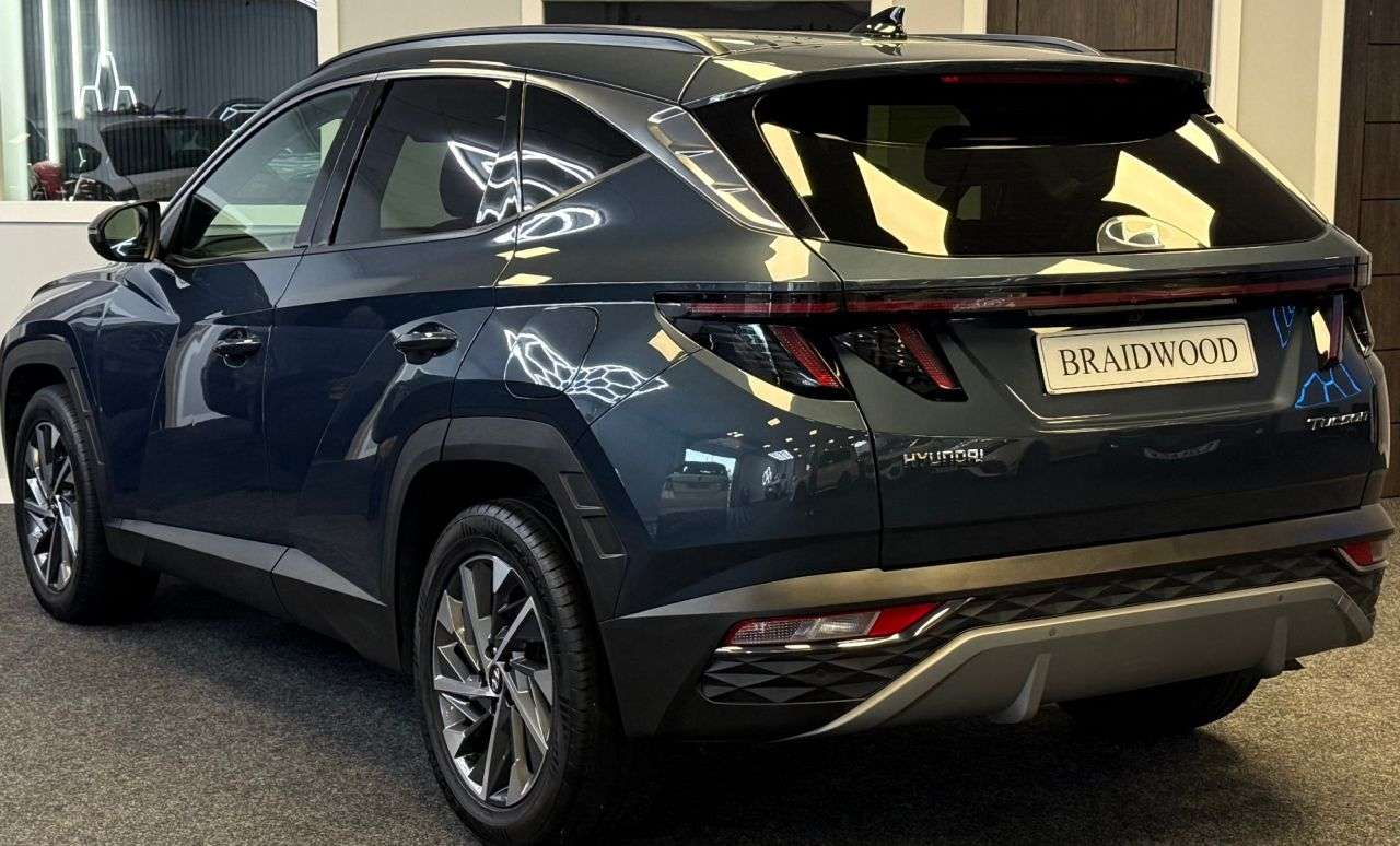 A 2022 HYUNDAI TUCSON 1.6 T-GDi Premium SUV 5dr Petrol Manual Euro 6 (s/s) (150 ps) A 2022 HYUNDAI TUCSON 1.6 T-GDi Premium SUV 5dr Petrol Manual Euro 6 (s/s) (150 ps)