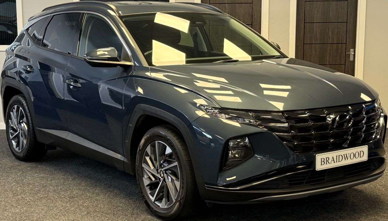 A 2022 HYUNDAI TUCSON 1.6 T-GDi Premium SUV 5dr Petrol Manual Euro 6 (s/s) (150 ps) A 2022 HYUNDAI TUCSON 1.6 T-GDi Premium SUV 5dr Petrol Manual Euro 6 (s/s) (150 ps)