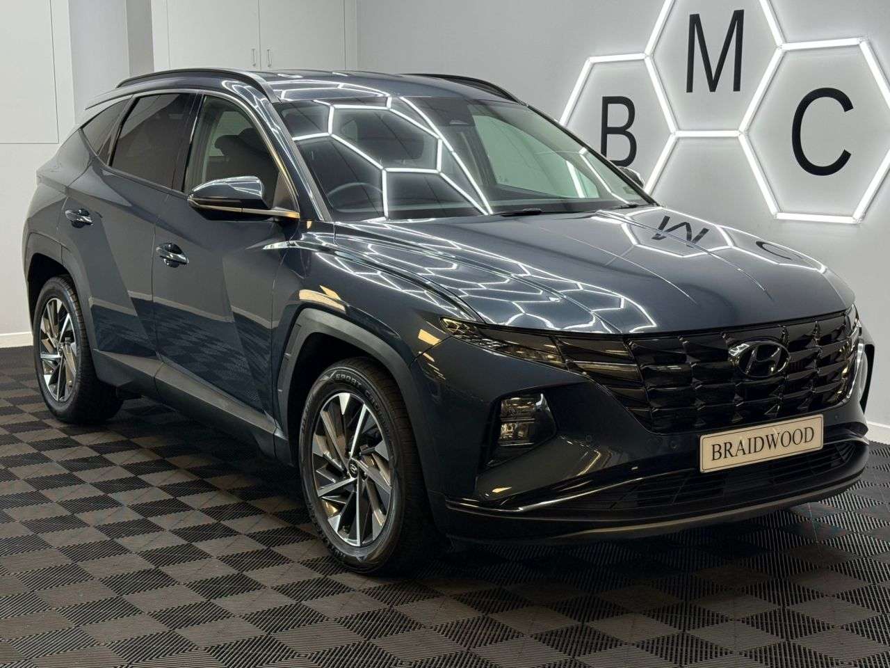 A 2022 HYUNDAI TUCSON 1.6 T-GDi Premium SUV 5dr Petrol Manual Euro 6 (s/s) (150 ps) A 2022 HYUNDAI TUCSON 1.6 T-GDi Premium SUV 5dr Petrol Manual Euro 6 (s/s) (150 ps)