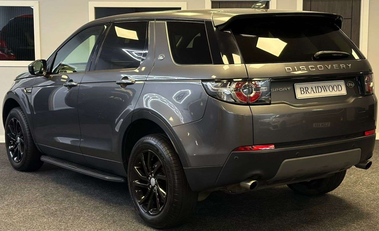 A 2019 LAND ROVER DISCOVERY SPORT 2.0 TD4 SE Tech SUV 5dr Diesel Auto 4WD Euro 6 (s/s) (180 ps) A 2019 LAND ROVER DISCOVERY SPORT 2.0 TD4 SE Tech SUV 5dr Diesel Auto 4WD Euro 6 (s/s) (180 ps)