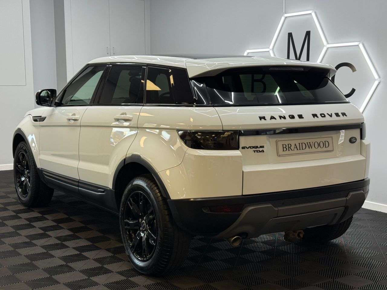 A 2012 LAND ROVER RANGE ROVER EVOQUE 2.2 TD4 Pure SUV 5dr Diesel Manual 4WD Euro 5 (s/s) (150 ps) A 2012 LAND ROVER RANGE ROVER EVOQUE 2.2 TD4 Pure SUV 5dr Diesel Manual 4WD Euro 5 (s/s) (150 ps)