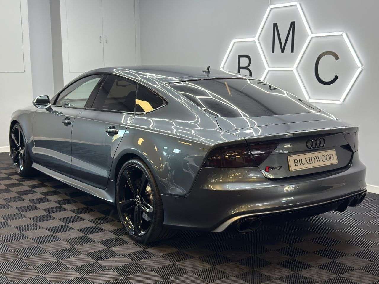 A 2014 AUDI RS7 4.0 TFSI V8 Sportback 5dr Petrol Tiptronic quattro Euro 5 (s/s) (560 ps) A 2014 AUDI RS7 4.0 TFSI V8 Sportback 5dr Petrol Tiptronic quattro Euro 5 (s/s) (560 ps)