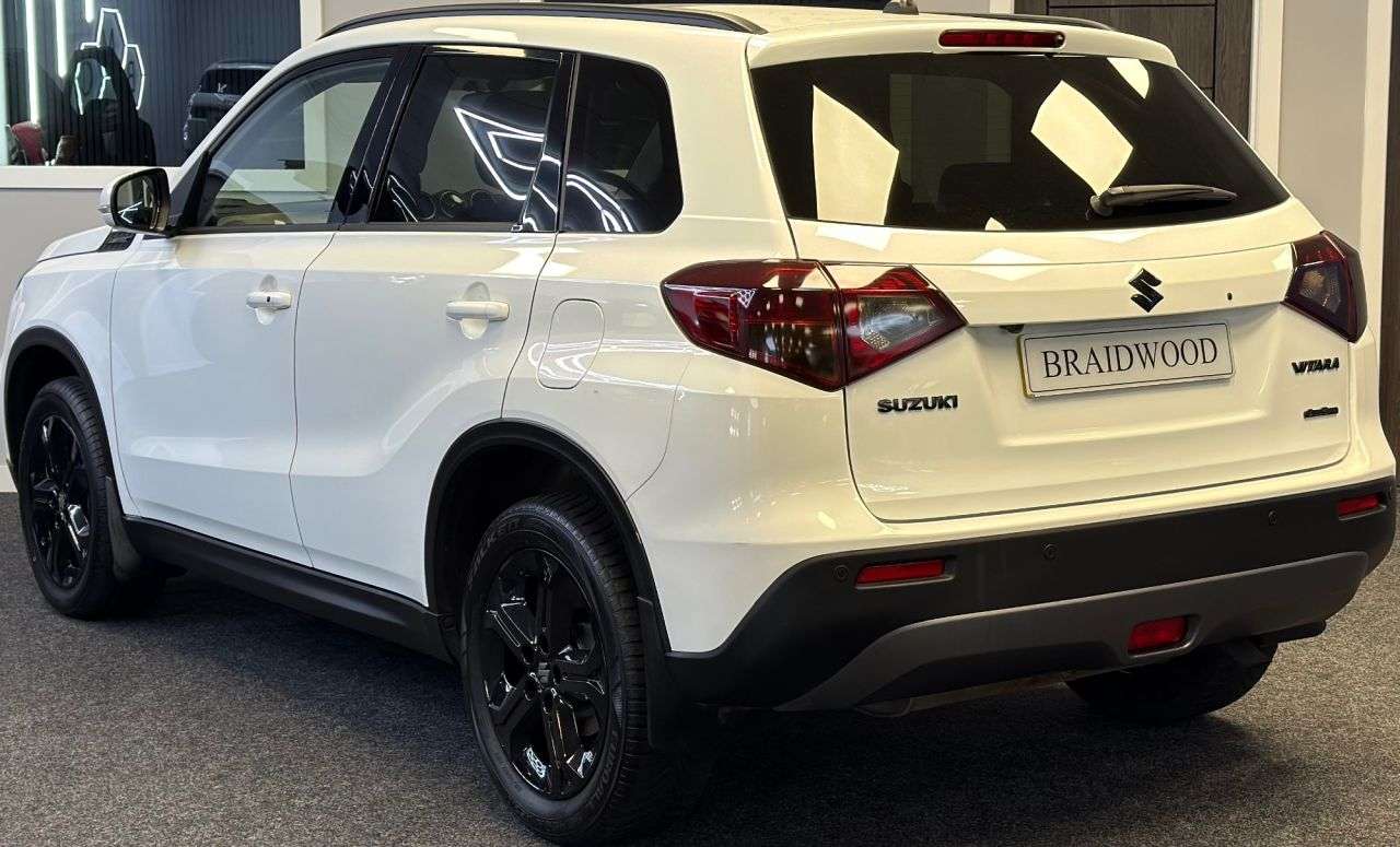 A 2018 SUZUKI VITARA 1.6 DDiS SZ5 SUV 5dr Diesel Manual ALLGRIP Euro 6 (s/s) (120 ps) A 2018 SUZUKI VITARA 1.6 DDiS SZ5 SUV 5dr Diesel Manual ALLGRIP Euro 6 (s/s) (120 ps)