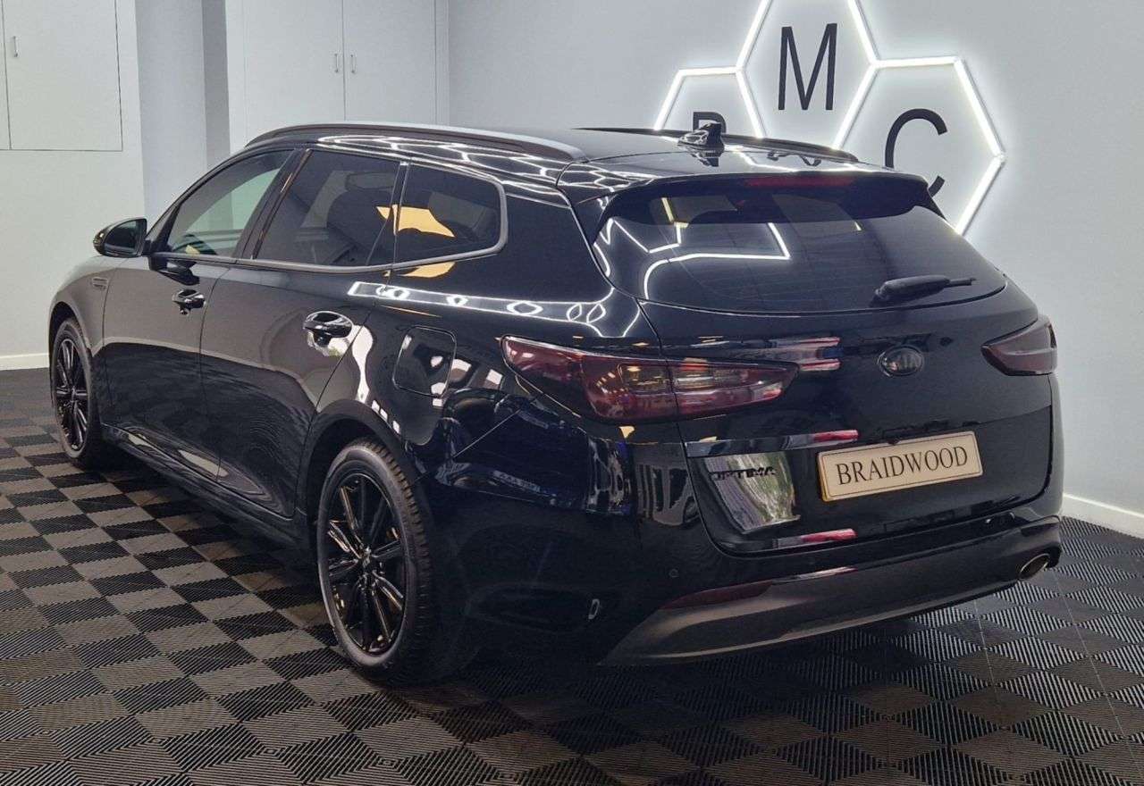 A 2019 KIA OPTIMA 1.6 CRDi 2 Sportswagon 5dr Diesel Manual Euro 6 (s/s) (134 bhp) A 2019 KIA OPTIMA 1.6 CRDi 2 Sportswagon 5dr Diesel Manual Euro 6 (s/s) (134 bhp)
