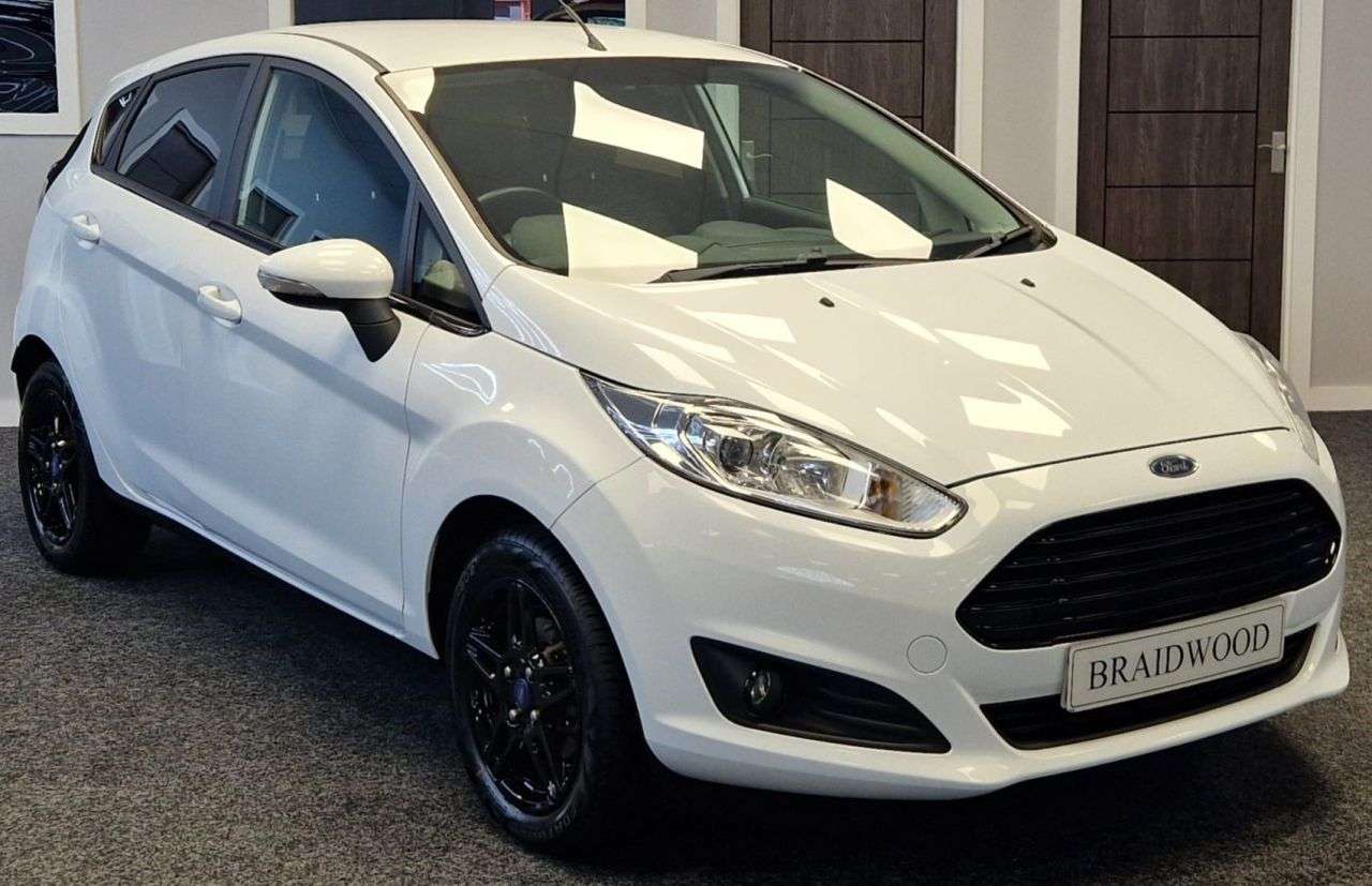 A 2013 FORD FIESTA 1.25 Zetec Hatchback 5dr Petrol Manual Euro 5 (82 ps) A 2013 FORD FIESTA 1.25 Zetec Hatchback 5dr Petrol Manual Euro 5 (82 ps)