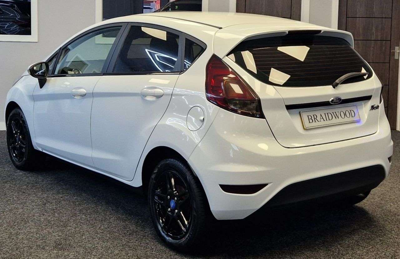 A 2013 FORD FIESTA 1.25 Zetec Hatchback 5dr Petrol Manual Euro 5 (82 ps) A 2013 FORD FIESTA 1.25 Zetec Hatchback 5dr Petrol Manual Euro 5 (82 ps)