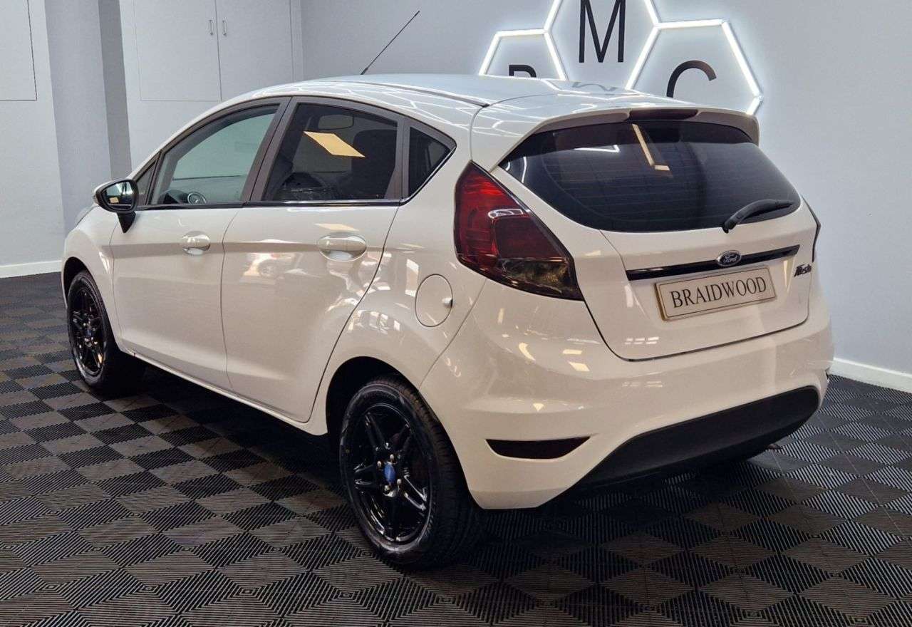 A 2013 FORD FIESTA 1.25 Zetec Hatchback 5dr Petrol Manual Euro 5 (82 ps) A 2013 FORD FIESTA 1.25 Zetec Hatchback 5dr Petrol Manual Euro 5 (82 ps)