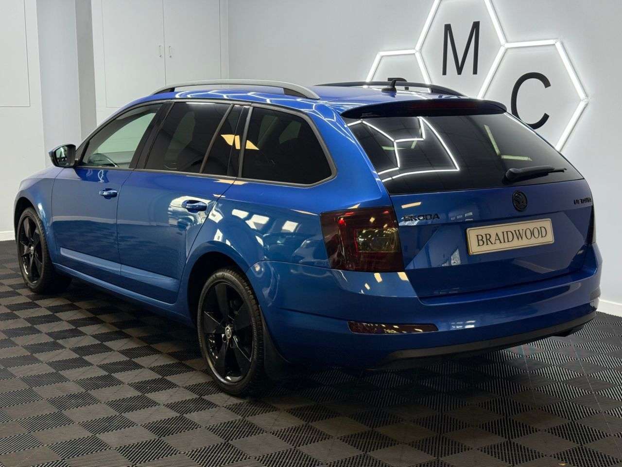 A 2017 SKODA OCTAVIA 1.4 TSI SE Sport Estate 5dr Petrol Manual Euro 6 (s/s) (150 ps) A 2017 SKODA OCTAVIA 1.4 TSI SE Sport Estate 5dr Petrol Manual Euro 6 (s/s) (150 ps)