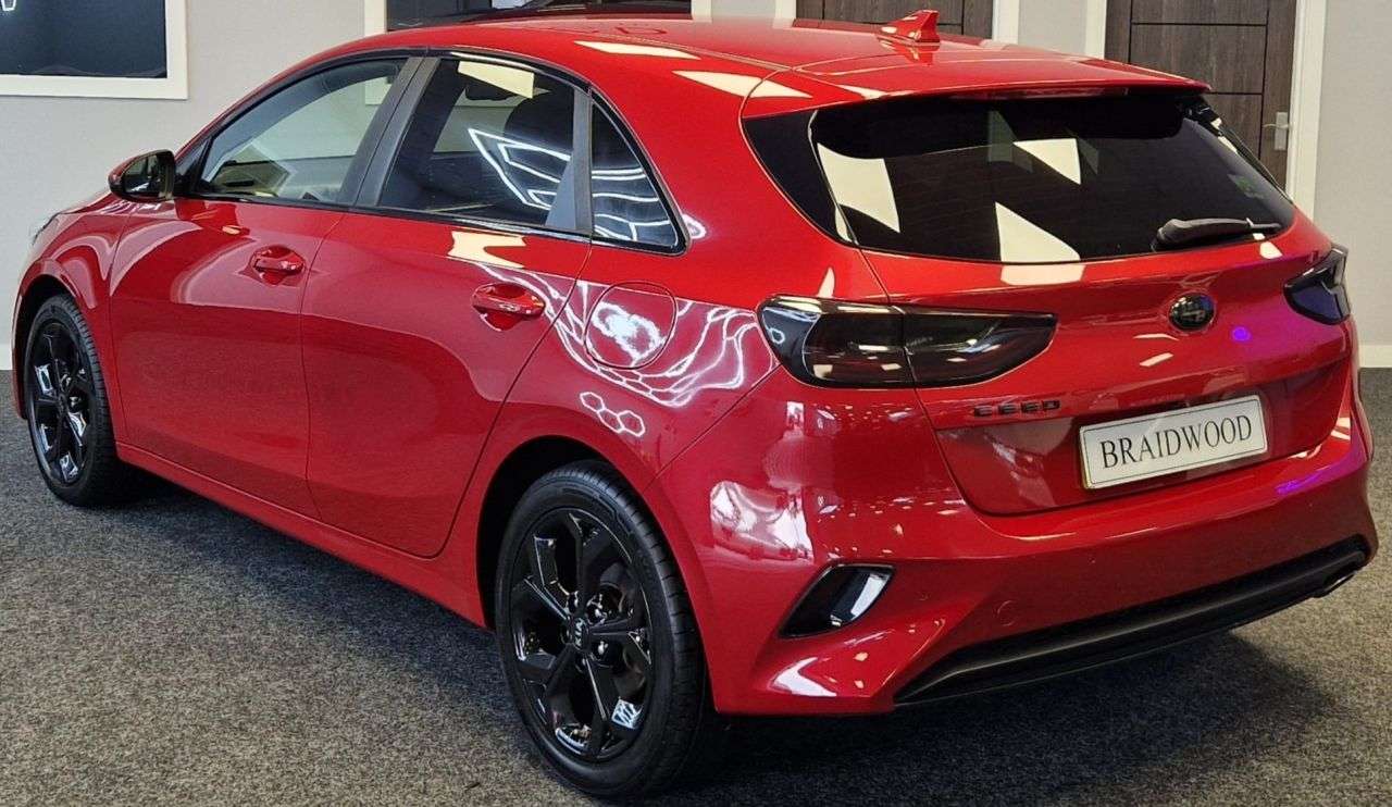 A 2019 KIA CEED 1.6 CRDi 3 Hatchback 5dr Diesel Manual Euro 6 (s/s) (114 bhp) A 2019 KIA CEED 1.6 CRDi 3 Hatchback 5dr Diesel Manual Euro 6 (s/s) (114 bhp)