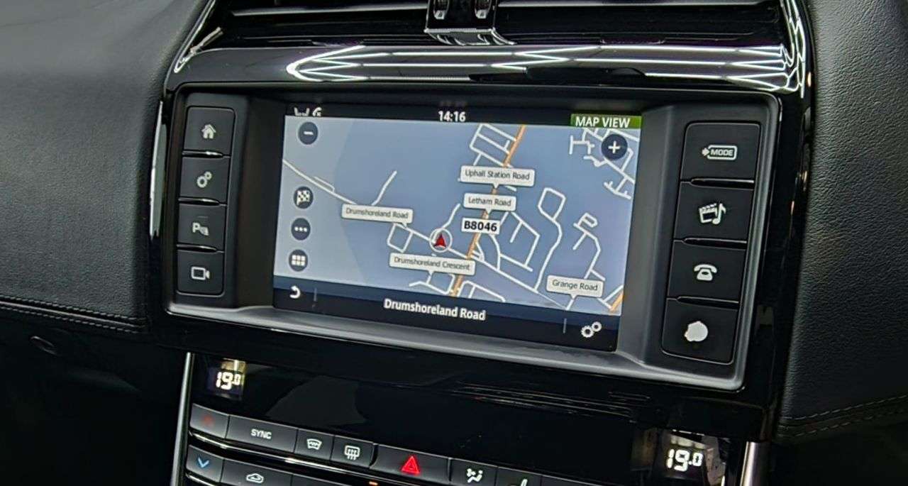 2017 JAGUAR XE 2017 JAGUAR XE