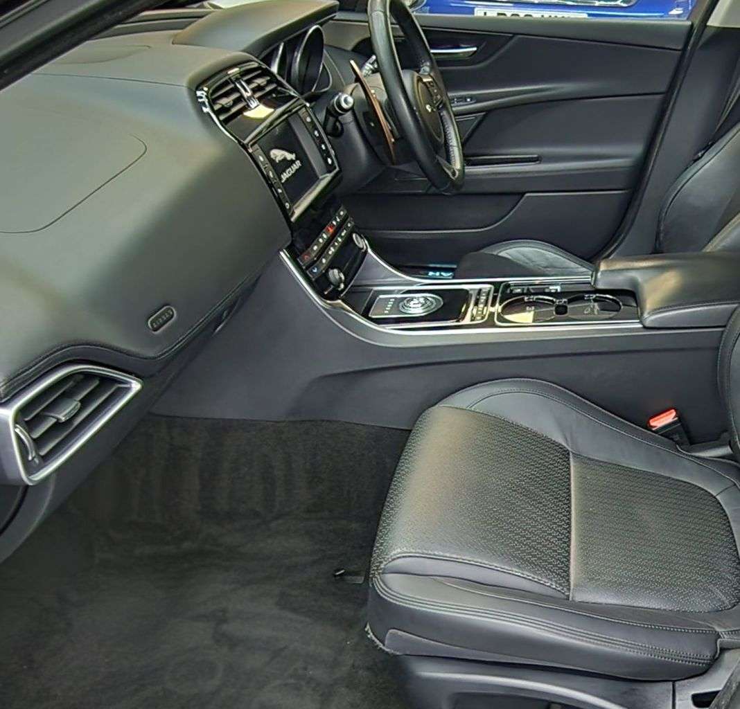 2017 JAGUAR XE 2017 JAGUAR XE