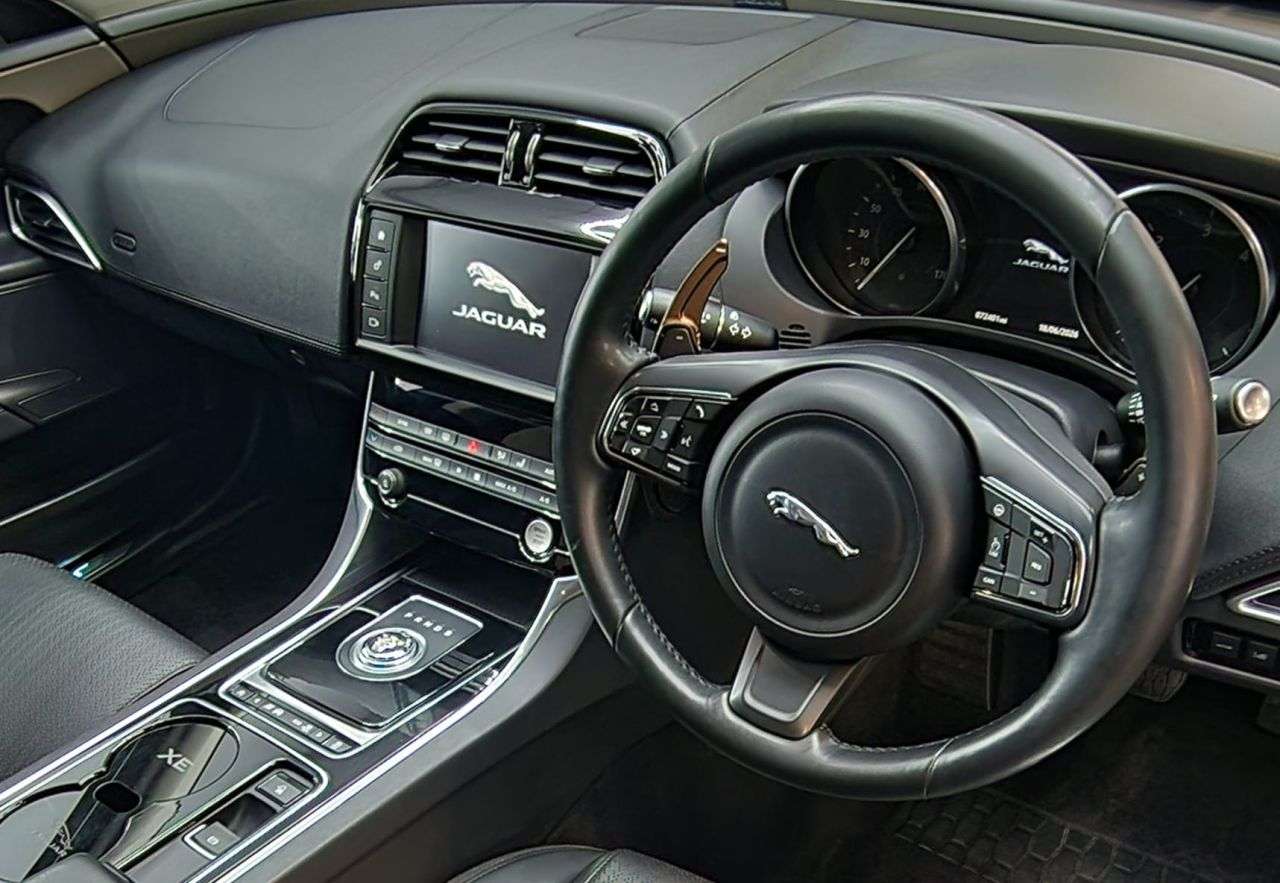 2017 JAGUAR XE 2017 JAGUAR XE