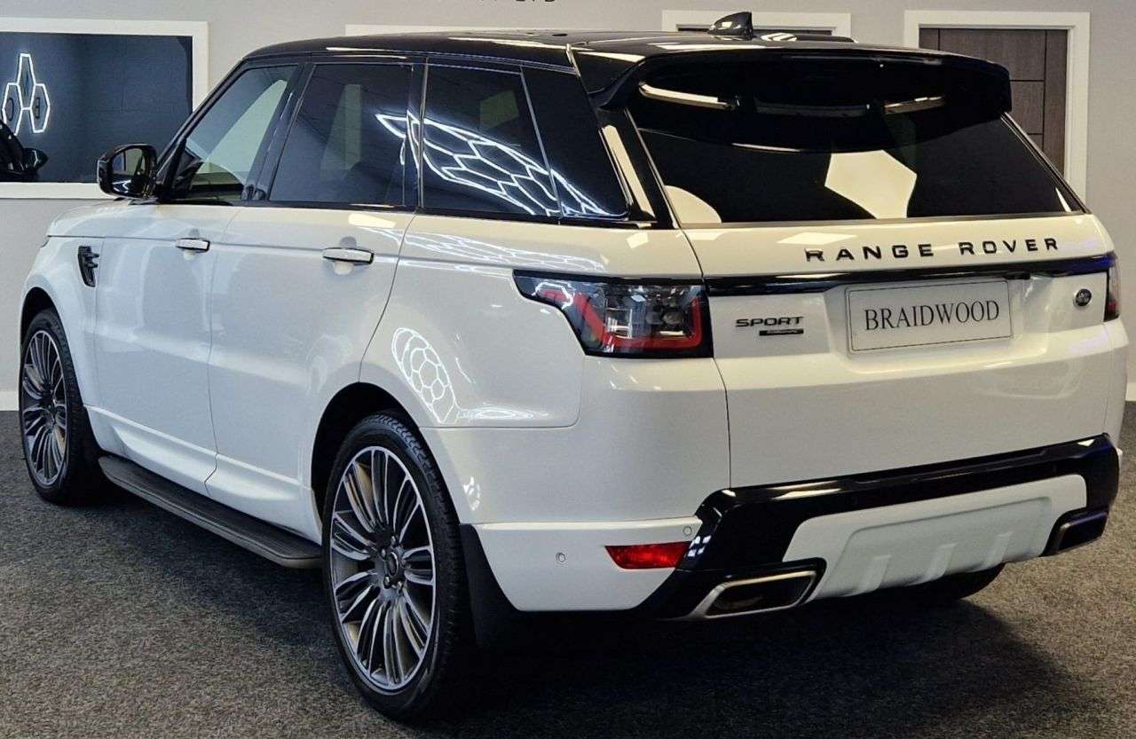 A 2021 LAND ROVER RANGE ROVER SPORT 3.0 D300 MHEV Autobiography Dynamic SUV 5dr Diesel Auto 4WD Euro 6 (s/s) (3 A 2021 LAND ROVER RANGE ROVER SPORT 3.0 D300 MHEV Autobiography Dynamic SUV 5dr Diesel Auto 4WD Euro 6 (s/s) (3