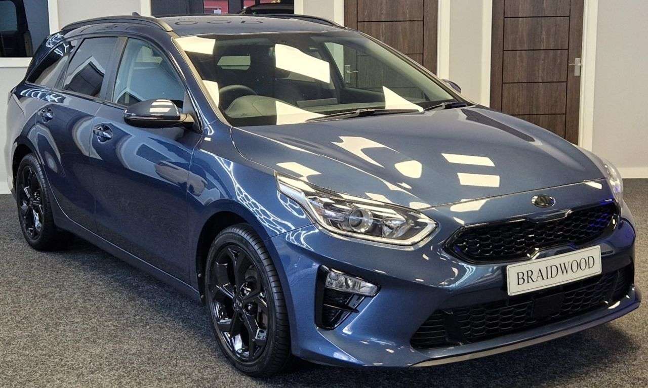 A 2021 KIA CEED 1.5 T-GDi 3 Sportswagon 5dr Petrol Manual Euro 6 (s/s) (158 bhp) A 2021 KIA CEED 1.5 T-GDi 3 Sportswagon 5dr Petrol Manual Euro 6 (s/s) (158 bhp)