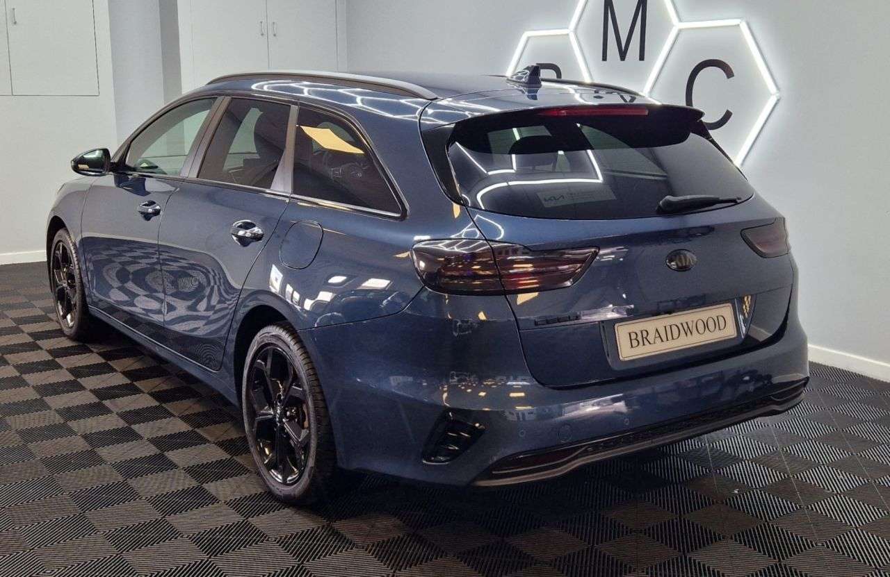 A 2021 KIA CEED 1.5 T-GDi 3 Sportswagon 5dr Petrol Manual Euro 6 (s/s) (158 bhp) A 2021 KIA CEED 1.5 T-GDi 3 Sportswagon 5dr Petrol Manual Euro 6 (s/s) (158 bhp)