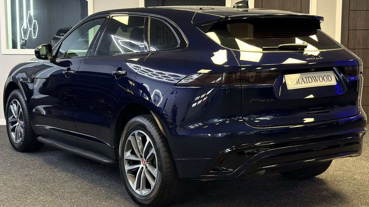 A 2022 JAGUAR F-PACE 2.0 D200 MHEV R-Dynamic S SUV 5dr Diesel Auto AWD Euro 6 (s/s) (204 ps) A 2022 JAGUAR F-PACE 2.0 D200 MHEV R-Dynamic S SUV 5dr Diesel Auto AWD Euro 6 (s/s) (204 ps)