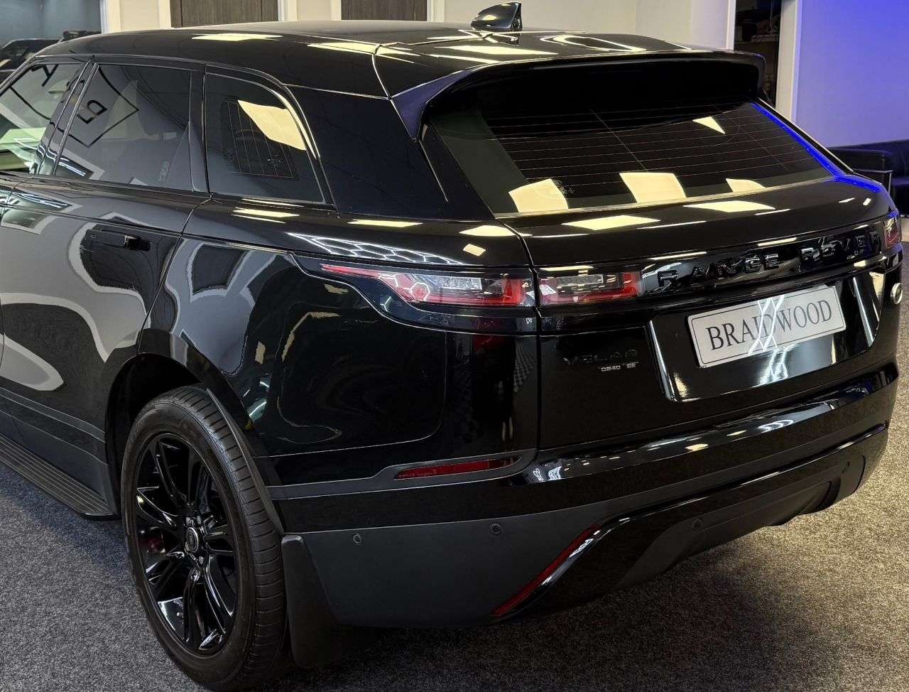 2018 LAND ROVER RANGE ROVER VELAR 2018 LAND ROVER RANGE ROVER VELAR